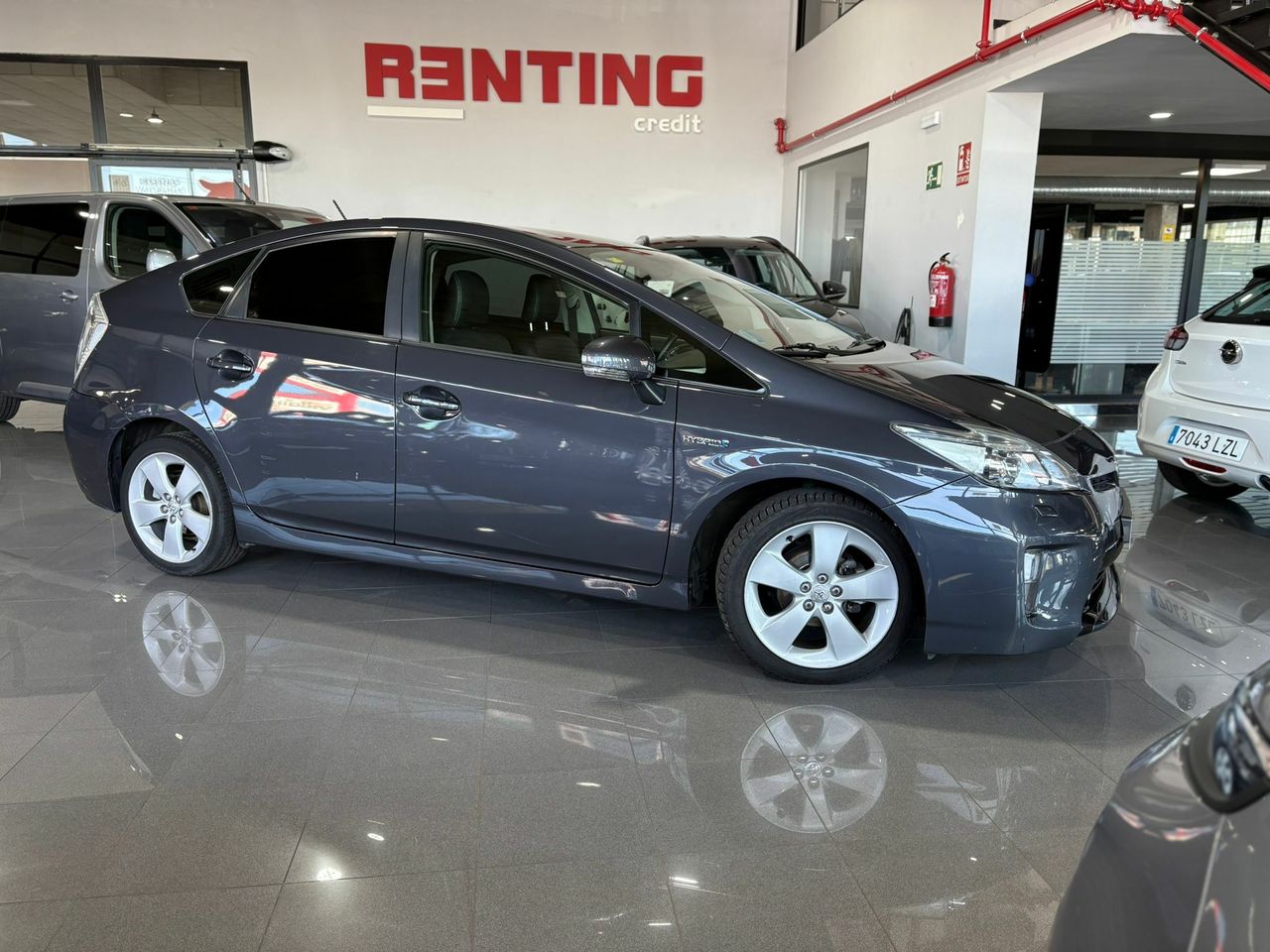 Toyota Prius HYBRID SYNERGY DRIVE 1.8 BATERIAS NUEVAS - Foto 2