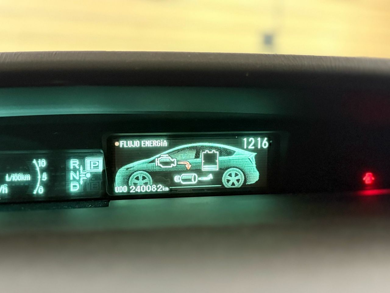 Toyota Prius HYBRID SYNERGY DRIVE 1.8  BATERIAS NUEVAS - Foto 2