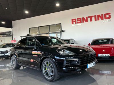 Porsche Cayenne Coupé E-Hybrid Platinum Edition  La edición Platinum añade un toque de exclusividad con detalles en platino satinado, llantas RS Spyder Design de 21 pulgadas y otros elementos de diseño específicos. 
