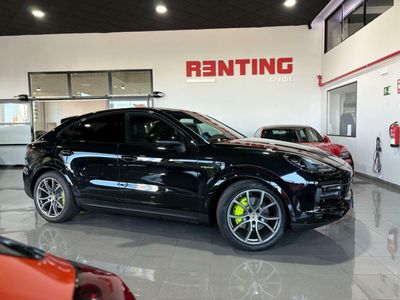 Porsche Cayenne Coupé E-Hybrid Platinum Edition  La edición Platinum añade un toque de exclusividad con detalles en platino satinado, llantas RS Spyder Design de 21 pulgadas y otros elementos de diseño específicos. 