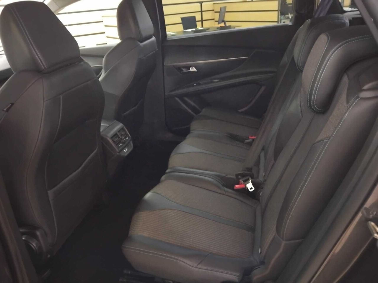 Peugeot 5008 1.5 BLUEHDI 96KW (130CV) S&S ALLURE GRIS PLATINIUM (METALIZADO)	TEP & TISSU 'COLYN' MISTRAL - Foto 2