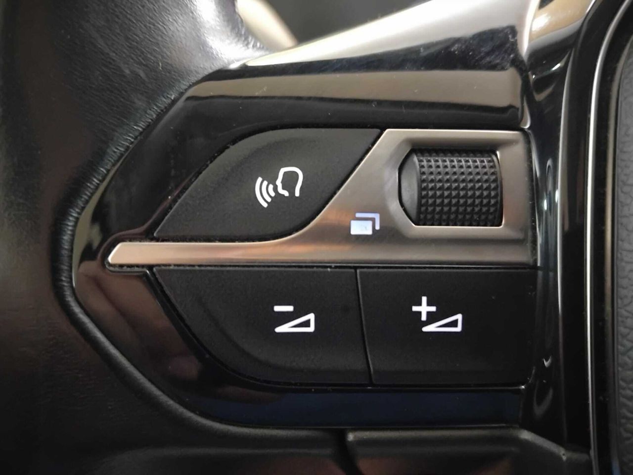 Peugeot 5008 1.5 BLUEHDI 96KW (130CV) S&S ALLURE GRIS PLATINIUM (METALIZADO)	TEP & TISSU 'COLYN' MISTRAL - Foto 2
