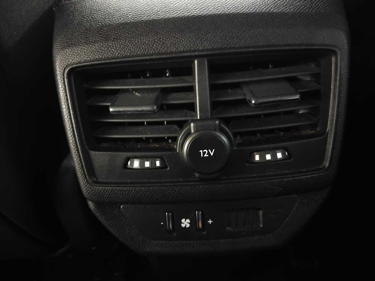 Peugeot 5008 1.5 BLUEHDI 96KW (130CV) S&S ALLURE GRIS PLATINIUM (METALIZADO)	TEP & TISSU 'COLYN' MISTRAL - Foto 2