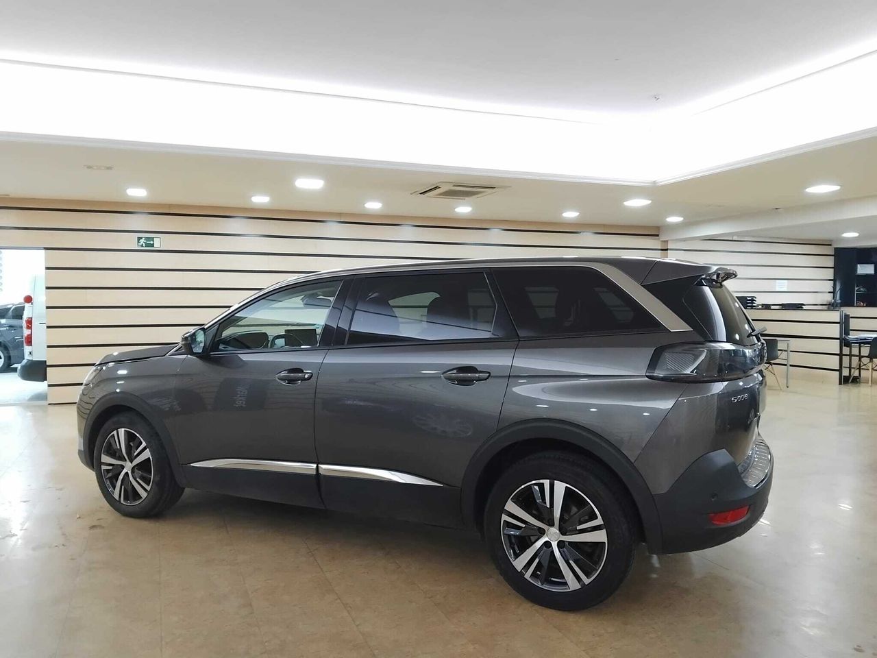 Peugeot 5008 1.5 BLUEHDI 96KW (130CV) S&S ALLURE GRIS PLATINIUM (METALIZADO)	TEP & TISSU 'COLYN' MISTRAL - Foto 2
