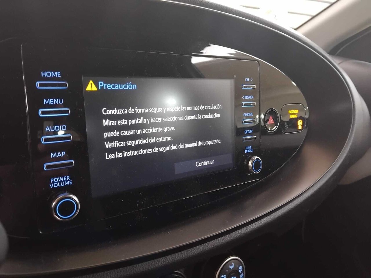 Toyota Aygo X Cross 1.0 vvt-i 72cv play - Foto 2