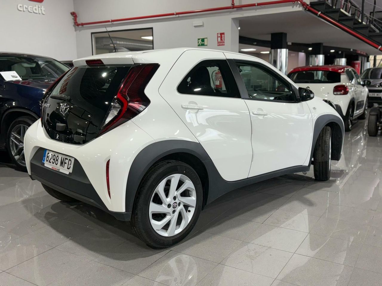 Toyota Aygo X Cross 1.0 vvt-i 72cv play - Foto 2