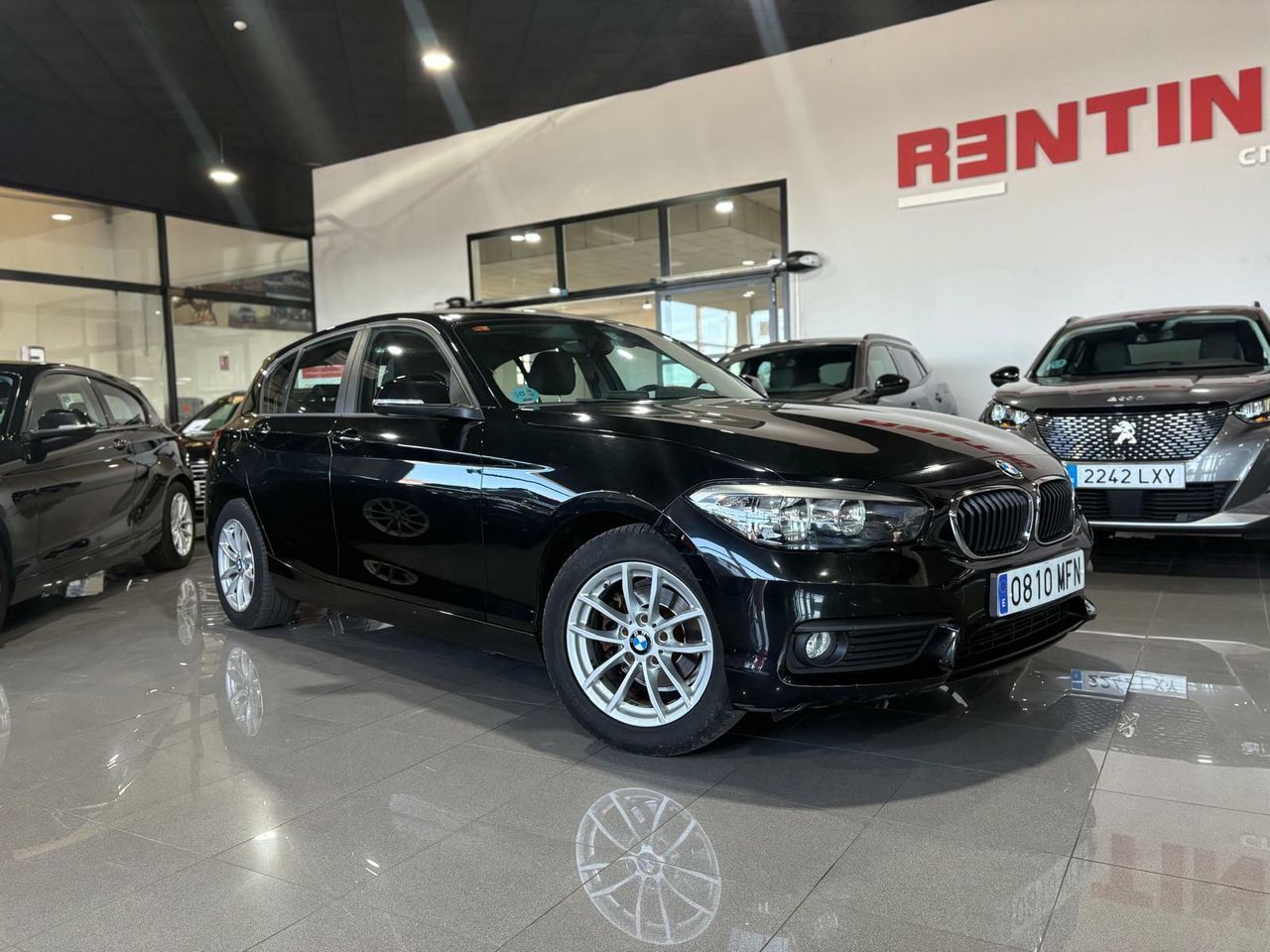 BMW Serie 1 116D BLACK - Foto 2