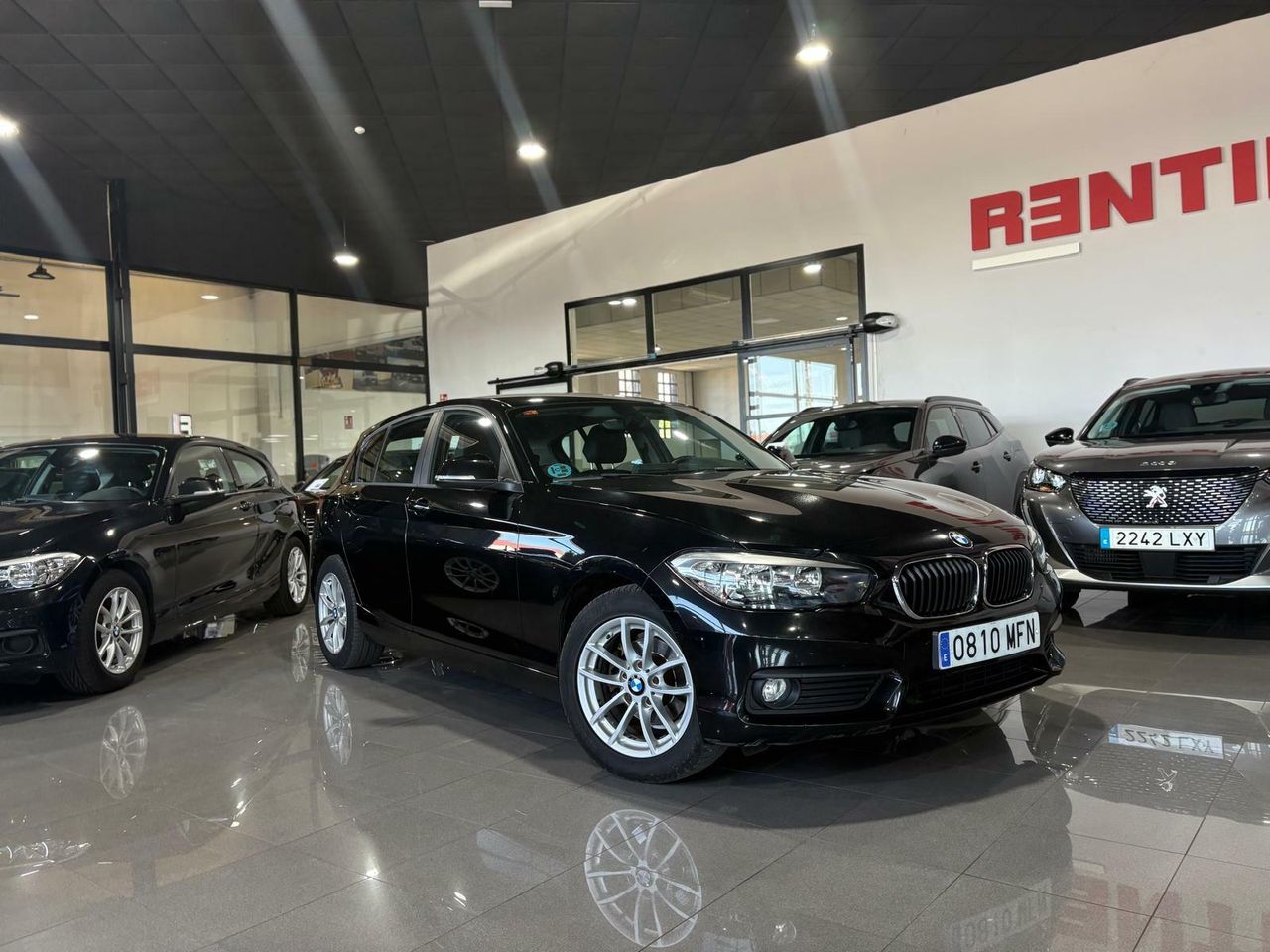 BMW Serie 1 116D BLACK - Foto 2