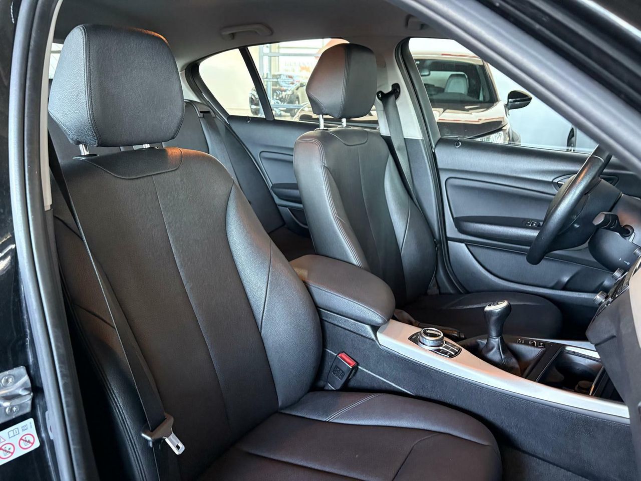 BMW Serie 1 116D BLACK - Foto 2