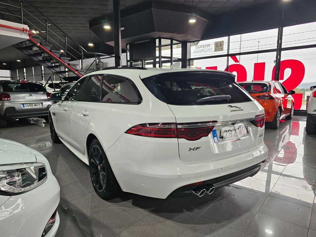 Jaguar XF 2.0D 180CV RSPORT AWD AUTO.  - Foto 2