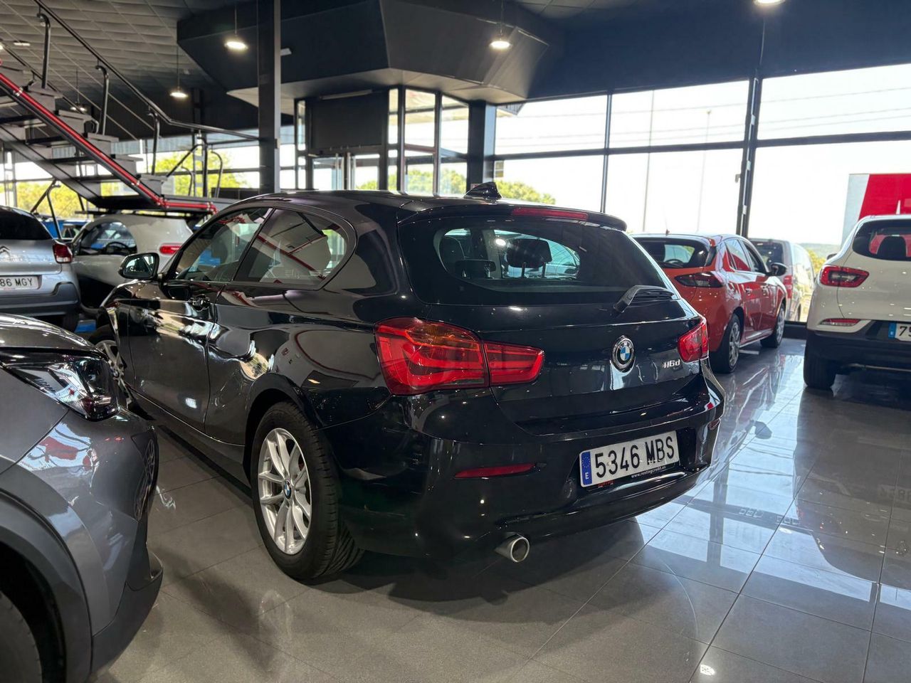 BMW Serie 1 Advantage  Hatchback compacto de 3 puertas - Foto 2