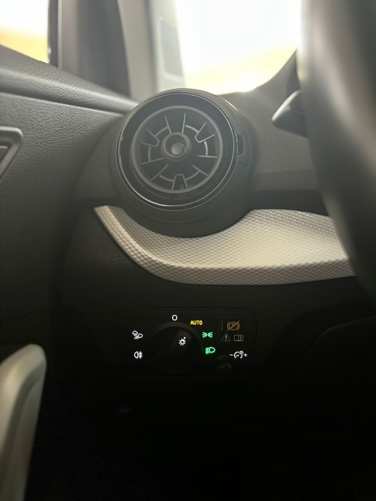 Audi Q2 Audi Q2 1.6 TDi  Automático - Foto 2