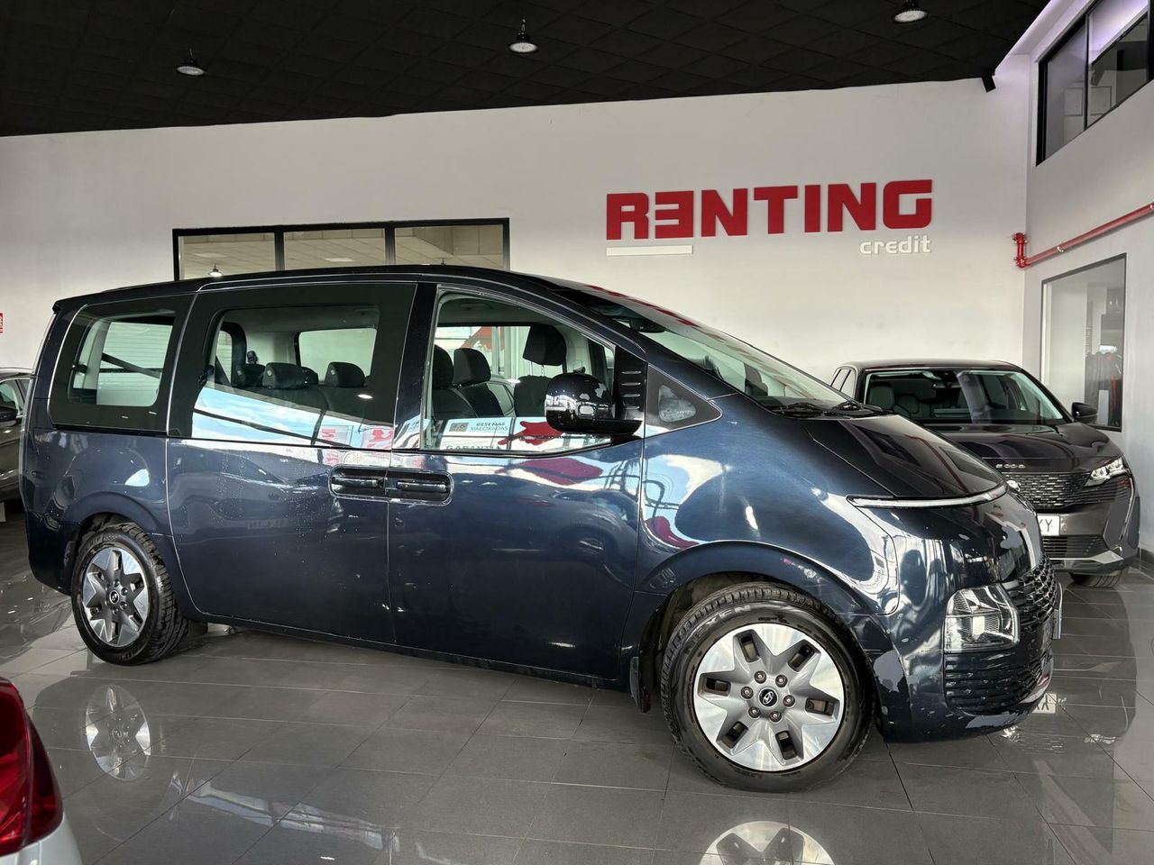 Hyundai Staria 2.2 CRDI Maxx 9S 9 PLAZAS - Foto 2
