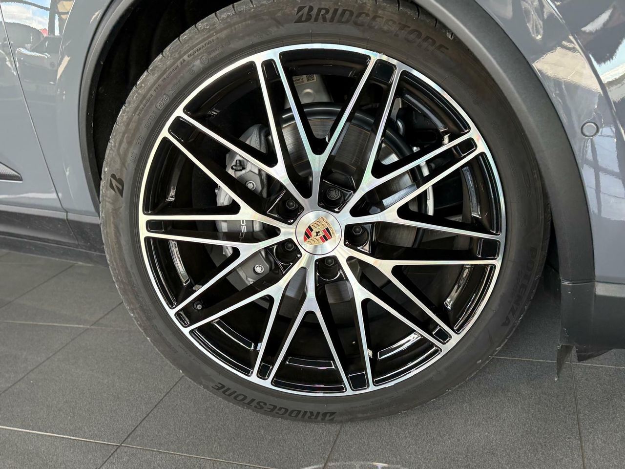 Porsche Macan 4 ELECTRIC  - Foto 2
