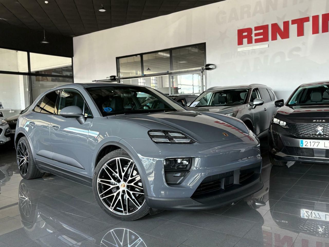 Porsche Macan 4 ELECTRIC  - Foto 2