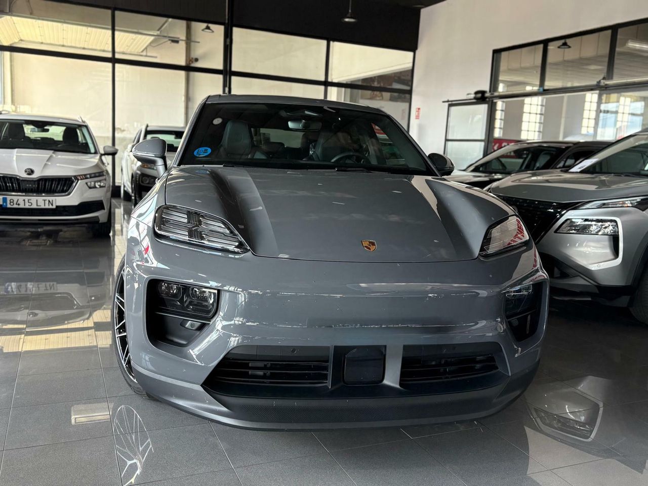 Porsche Macan 4 ELECTRIC  - Foto 2