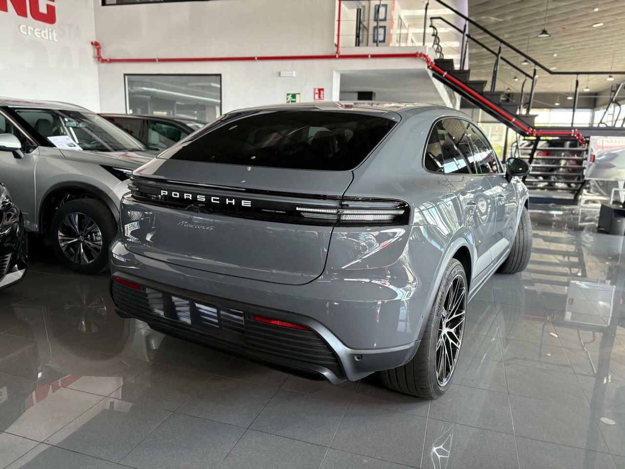 Porsche Macan 4 ELECTRIC  - Foto 2