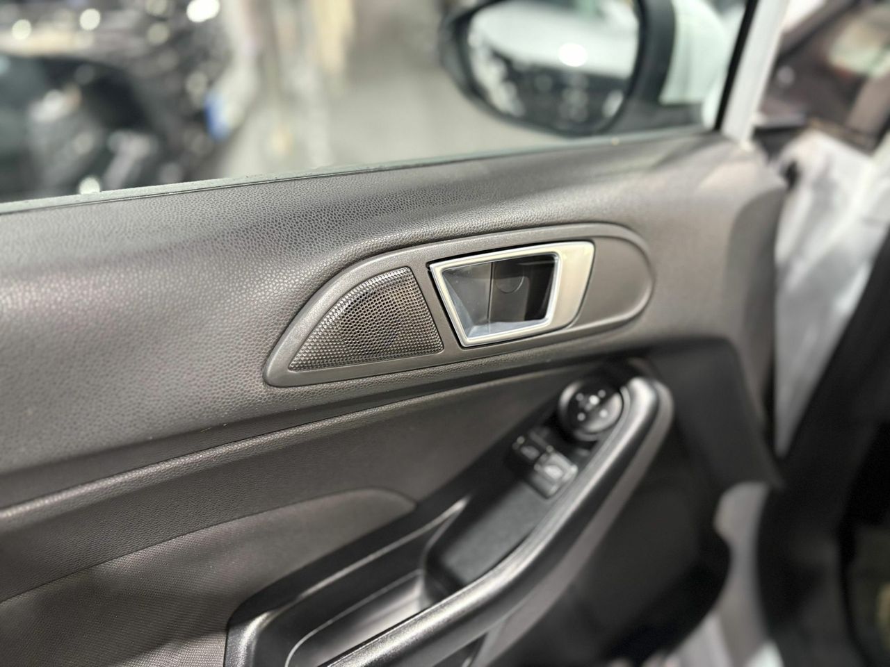 Ford Fiesta 1.5 TDCi Trend 75 CV (55.00 kW) - Foto 2