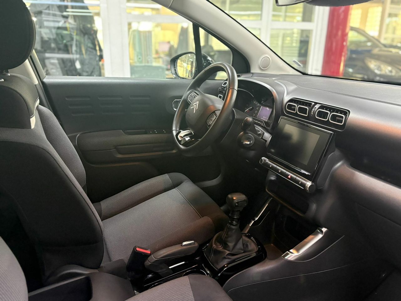 Citroën C3 Aircross Aircross PureTech SS Shine GRIS PLATINO (METALIZADO)	TEJIDO CURITIBA TRITONO MELTEM - Foto 2