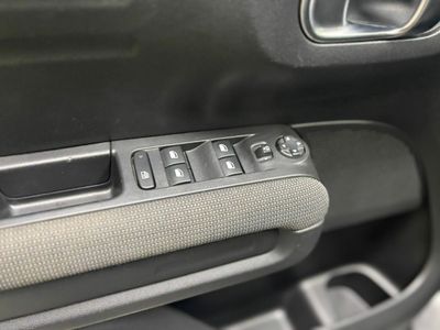Citroën C3 Aircross Aircross PureTech SS Shine GRIS PLATINO (METALIZADO)	TEJIDO CURITIBA TRITONO MELTEM