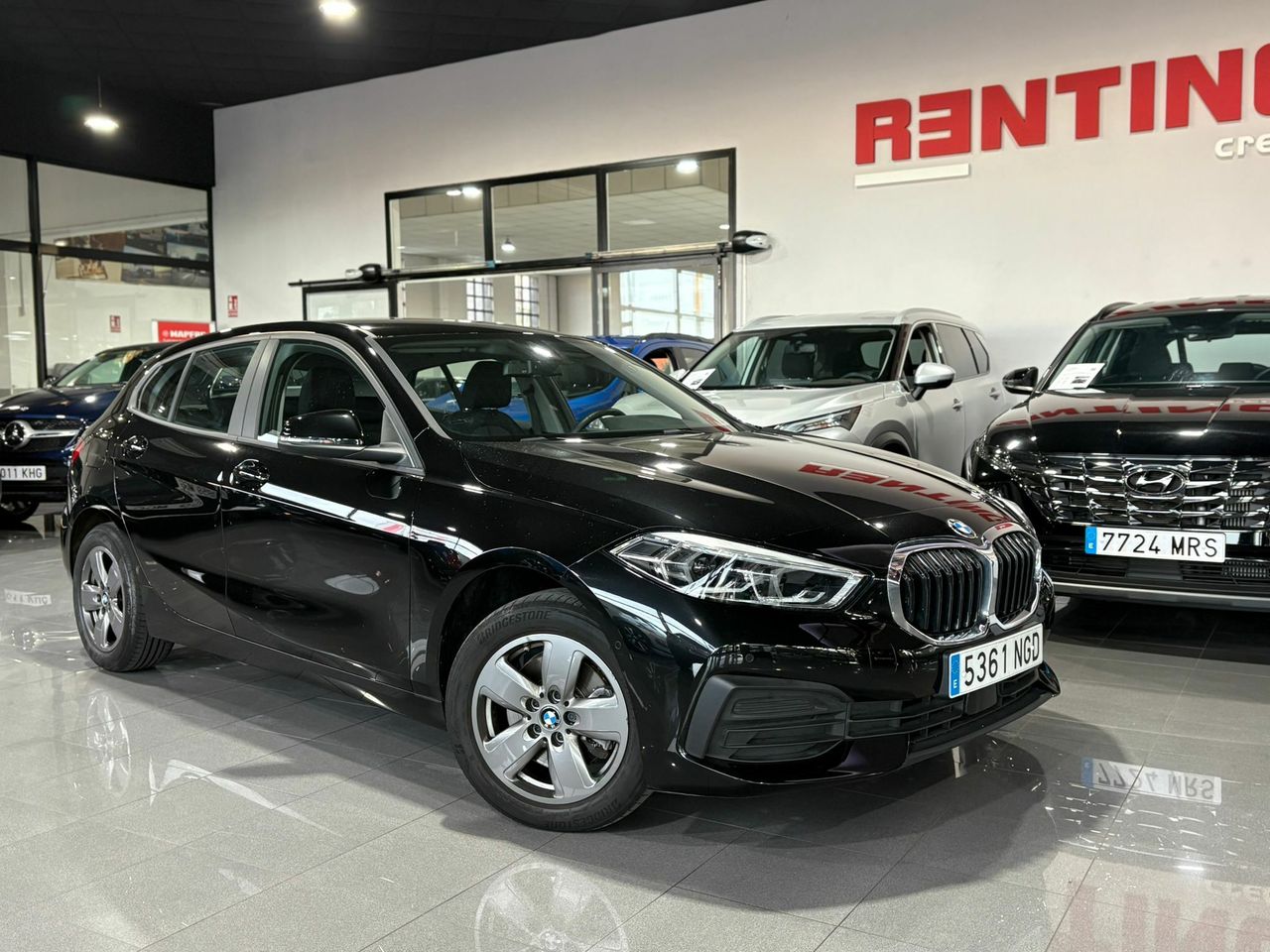 BMW Serie 1  SERIES HATCH 1.5 118I (100KW) Opcionales: 2.157 € - Foto 2