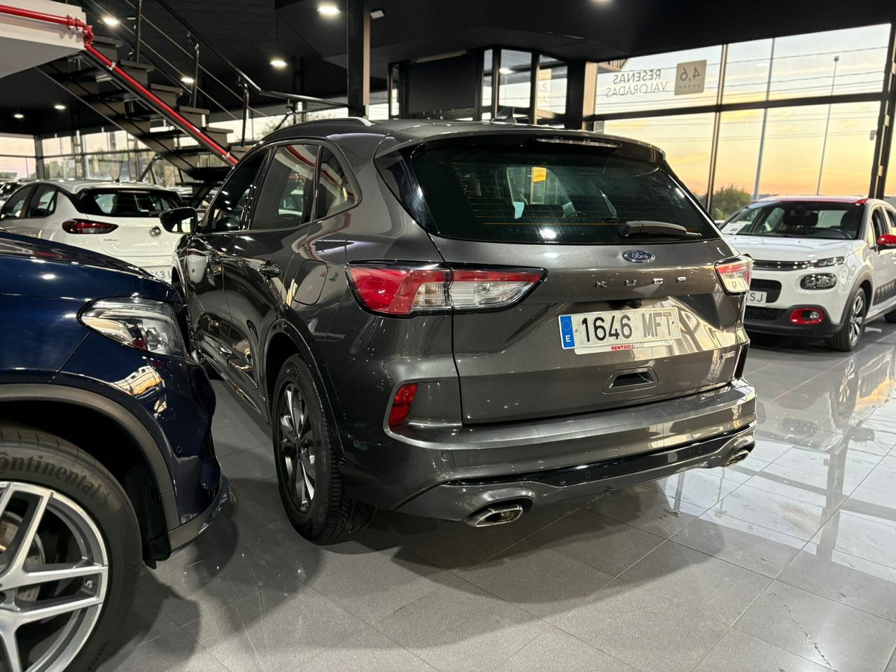Ford Kuga ST-LINE 2.5 DURATEC PHEV 165KW AUTO ST-LINE 1.5T ECOBOOST 110KW (150CV) ALFOMBRILLAS DE MALETERO REVERSIBLE^PAQUETE TECH^RUEDA DE REPUESTO MINI^CABLE DE CARGA PÚBLICA CON BOLSA^ - Foto 2