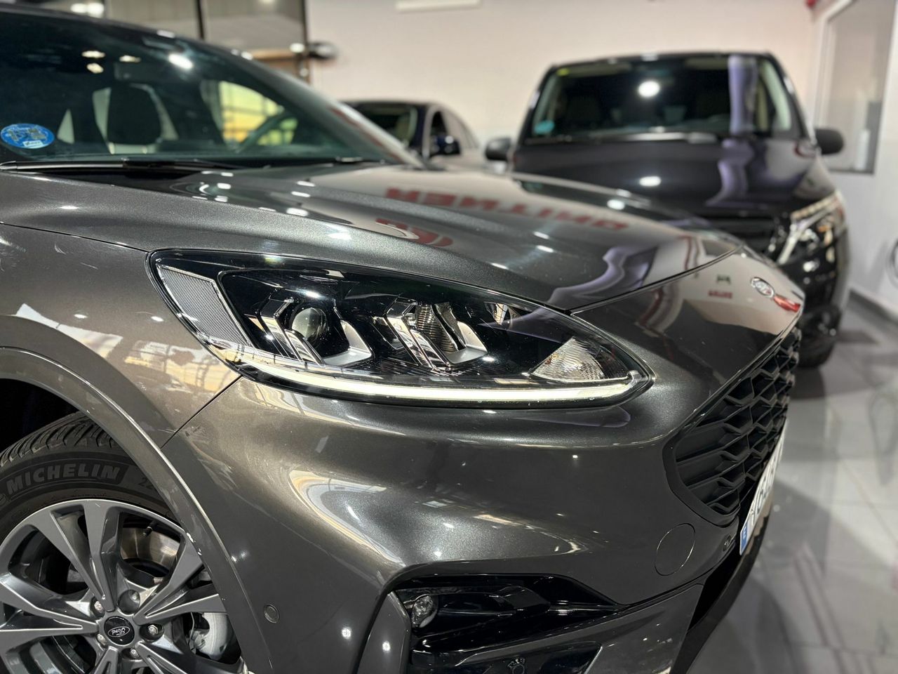 Ford Kuga ST-LINE 2.5 DURATEC PHEV 165KW AUTO ST-LINE 1.5T ECOBOOST 110KW (150CV) ALFOMBRILLAS DE MALETERO REVERSIBLE^PAQUETE TECH^RUEDA DE REPUESTO MINI^CABLE DE CARGA PÚBLICA CON BOLSA^ - Foto 2