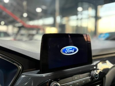 Ford Kuga ST-LINE 2.5 DURATEC PHEV 165KW AUTO ST-LINE 1.5T ECOBOOST 110KW (150CV) ALFOMBRILLAS DE MALETERO REVERSIBLE^PAQUETE TECH^RUEDA DE REPUESTO MINI^CABLE DE CARGA PÚBLICA CON BOLSA^