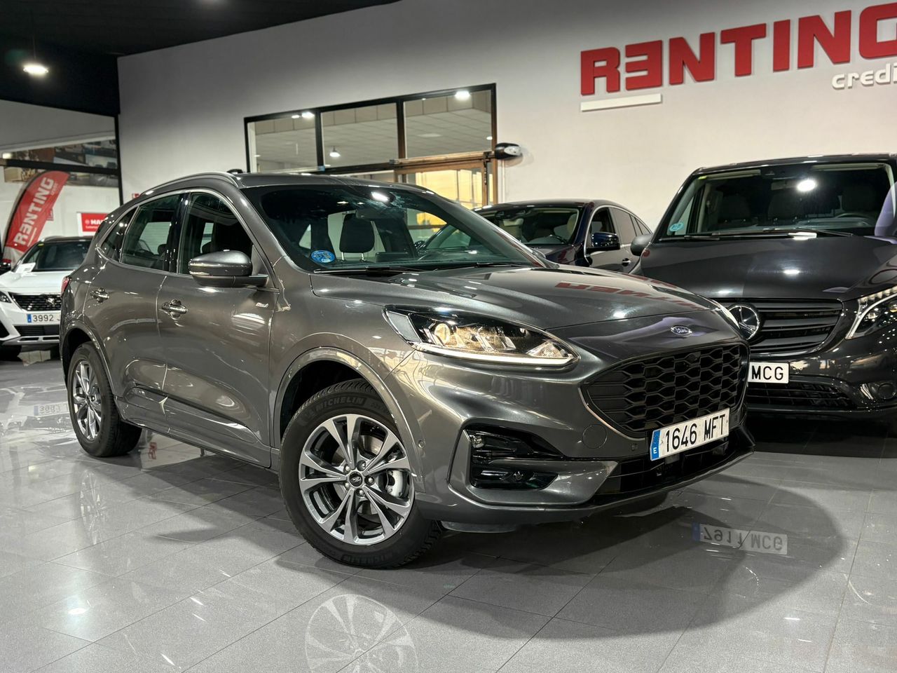 Ford Kuga ST-LINE 2.5 DURATEC PHEV 165KW AUTO ST-LINE 1.5T ECOBOOST 110KW (150CV) ALFOMBRILLAS DE MALETERO REVERSIBLE^PAQUETE TECH^RUEDA DE REPUESTO MINI^CABLE DE CARGA PÚBLICA CON BOLSA^ - Foto 2