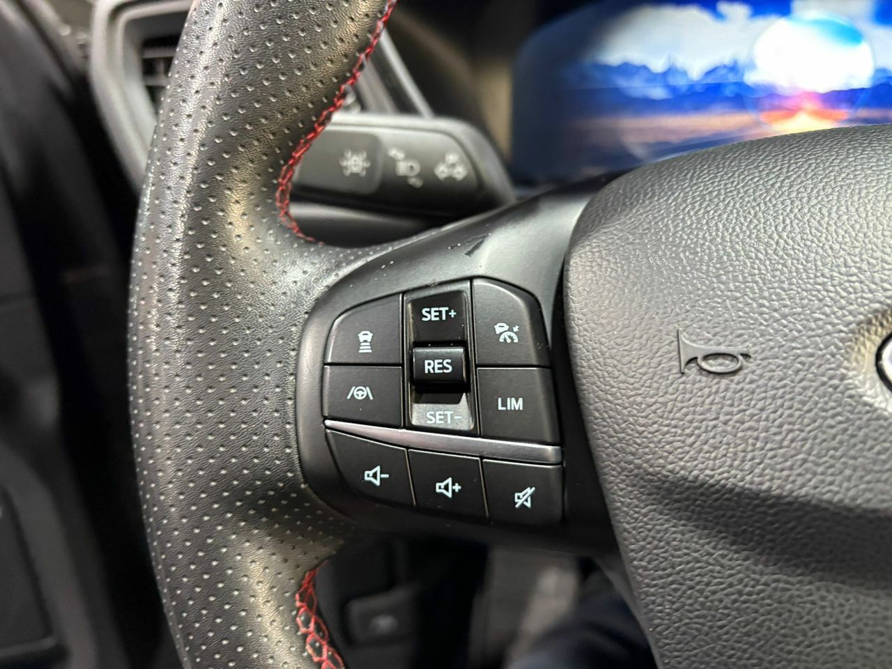 Ford Kuga ST-LINE 2.5 DURATEC PHEV 165KW AUTO ST-LINE 1.5T ECOBOOST 110KW (150CV) ALFOMBRILLAS DE MALETERO REVERSIBLE^PAQUETE TECH^RUEDA DE REPUESTO MINI^CABLE DE CARGA PÚBLICA CON BOLSA^ - Foto 2