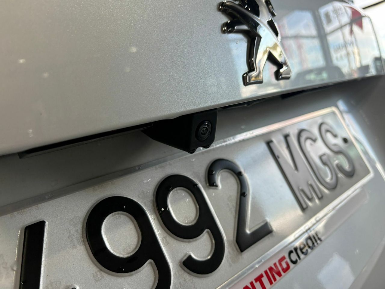 Peugeot 2008 ALLURE PACK PURETECH 130 S&S 6 VEL. MAN TAPICERÍA COZY NEGRO CON PESPUNTES EN AZUL - Foto 2