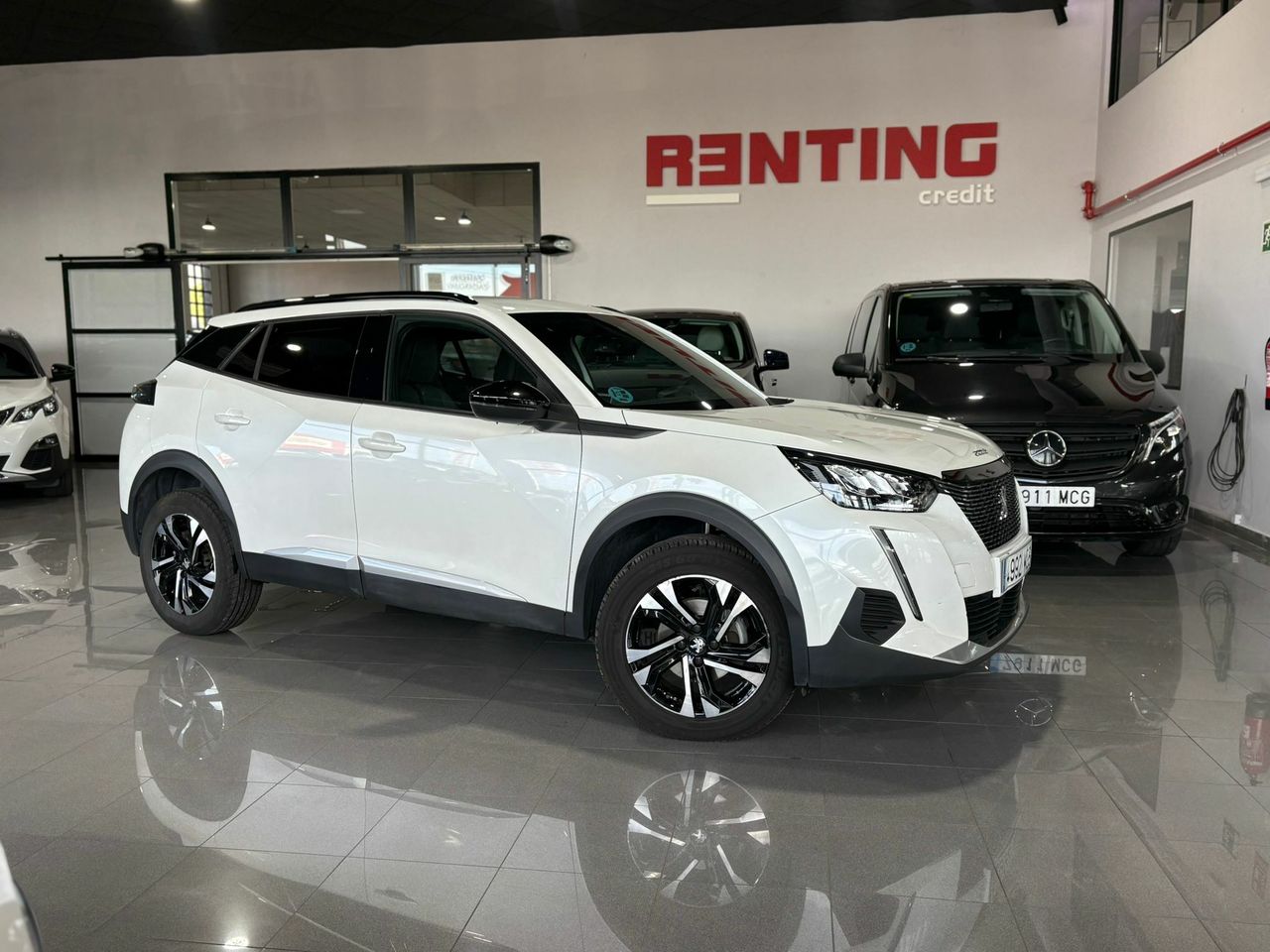 Peugeot 2008 ALLURE PACK PURETECH 130 S&S 6 VEL. MAN TAPICERÍA COZY NEGRO CON PESPUNTES EN AZUL - Foto 2