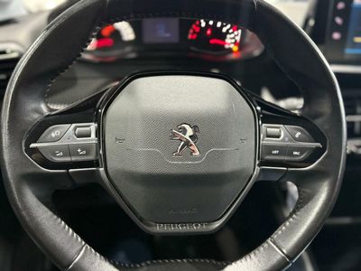 Peugeot 208 ALLURE	73KW (100CV) TAPICERÍA COZY GRIS MÓDENA CON PESPUNTES MENTOLADOS