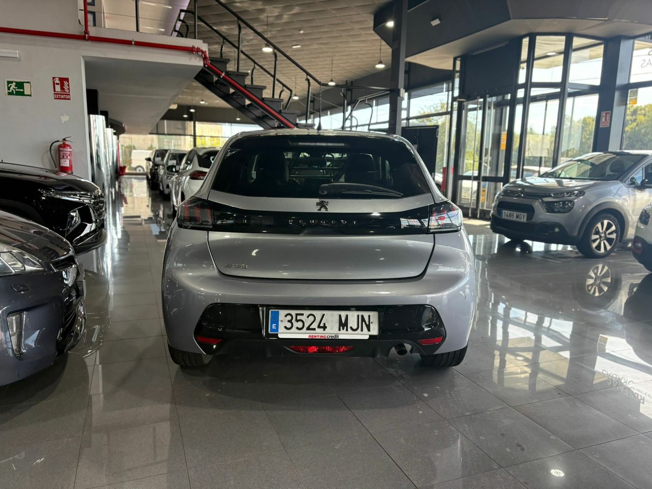 Peugeot 208 ALLURE	73KW (100CV) TAPICERÍA COZY GRIS MÓDENA CON PESPUNTES MENTOLADOS - Foto 2