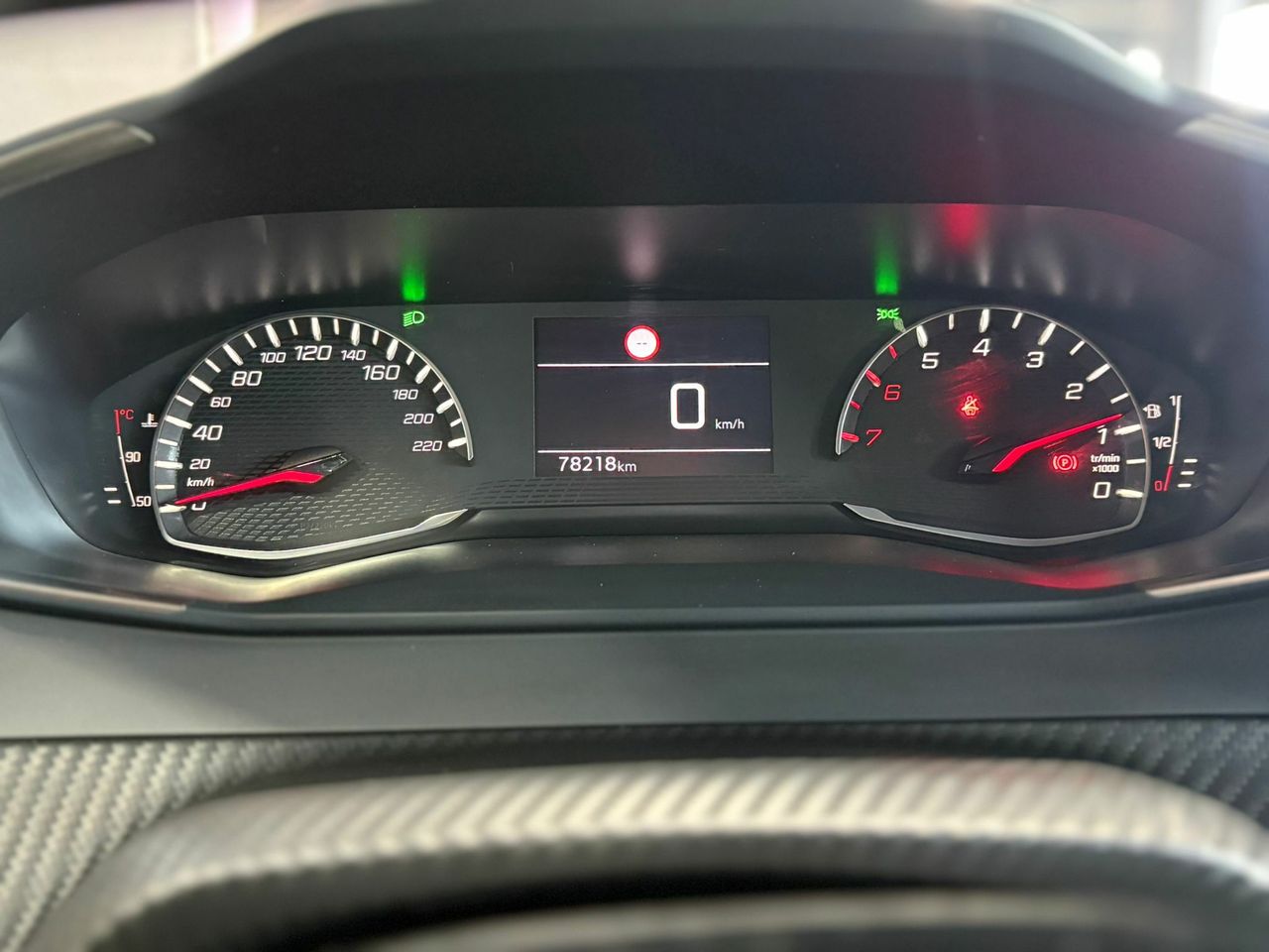 Peugeot 208 ALLURE	73KW (100CV) TAPICERÍA COZY GRIS MÓDENA CON PESPUNTES MENTOLADOS - Foto 2