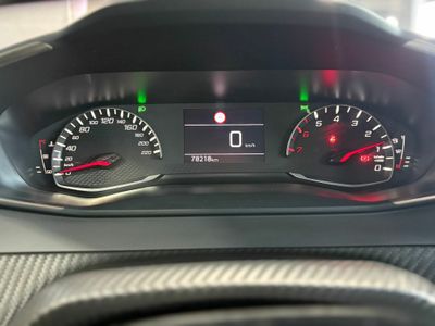 Peugeot 208 ALLURE	73KW (100CV) TAPICERÍA COZY GRIS MÓDENA CON PESPUNTES MENTOLADOS