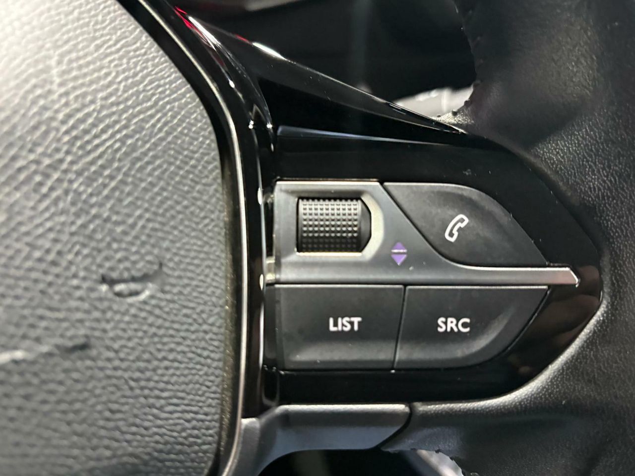 Peugeot 208 ALLURE	73KW (100CV) TAPICERÍA COZY GRIS MÓDENA CON PESPUNTES MENTOLADOS - Foto 2
