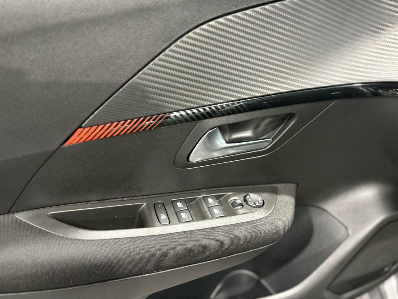 Peugeot 208 ALLURE	73KW (100CV) TAPICERÍA COZY GRIS MÓDENA CON PESPUNTES MENTOLADOS - Foto 2