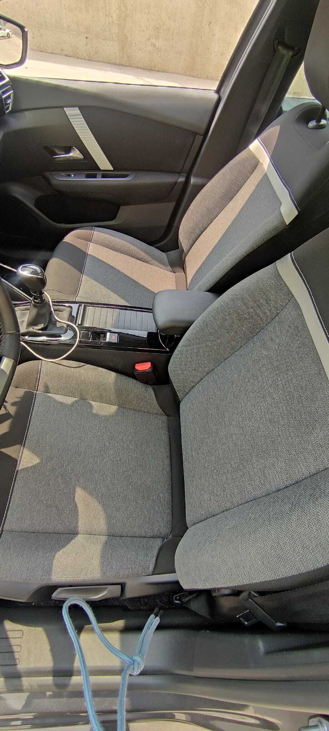 Citroën C4 PURETECH 130 S&S 6V YOU GRIS PLATINO (METALIZADO)	TELA MEANWHILE NEGRO - Foto 2