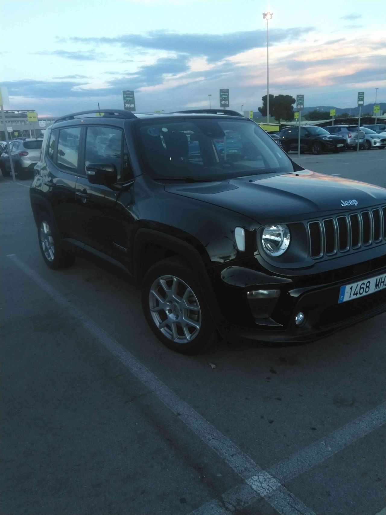 Jeep Renegade EHYBRID 1.5 96KW(130CV) LIMITED ATX GRAPHITE GREY (METALIZADO)	TELA NEGRO - Foto 2