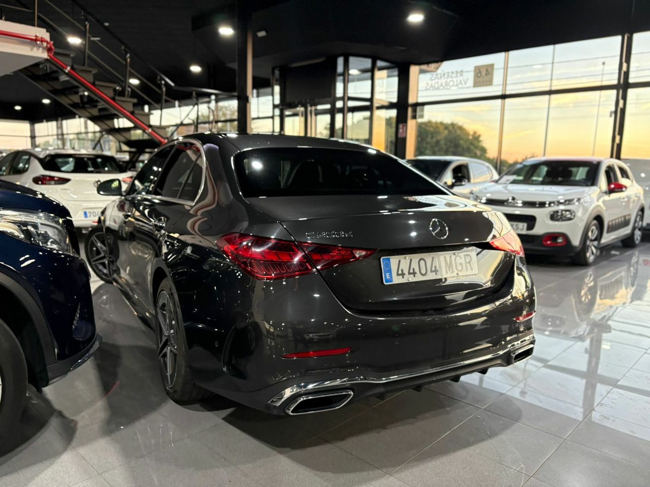 Mercedes Clase C C 200 D AMG Line Premium Plus GRIS GRAFITO (METALIZADO - Foto 2