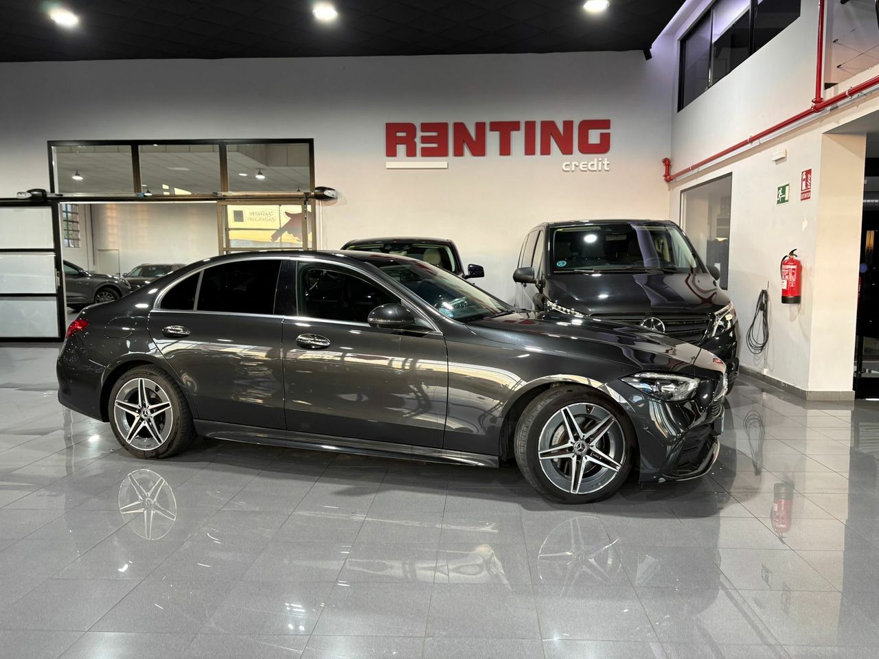 Mercedes Clase C C 200 D AMG Line Premium Plus GRIS GRAFITO (METALIZADO - Foto 2