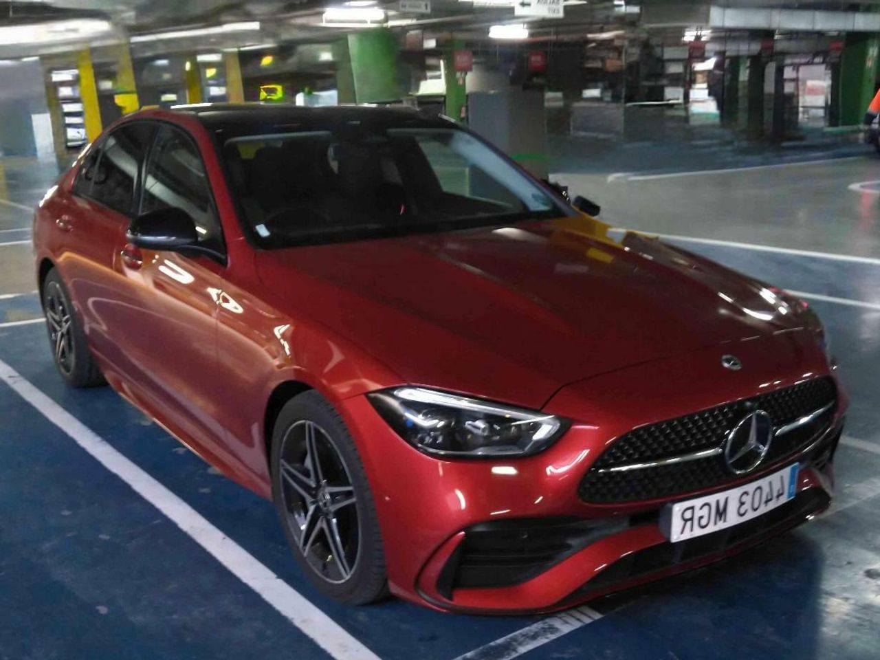 Mercedes Clase C C 200 D AMG Line Premium Plus ROJO PATAGONIA METALIZADO (DESIGNO - Foto 2