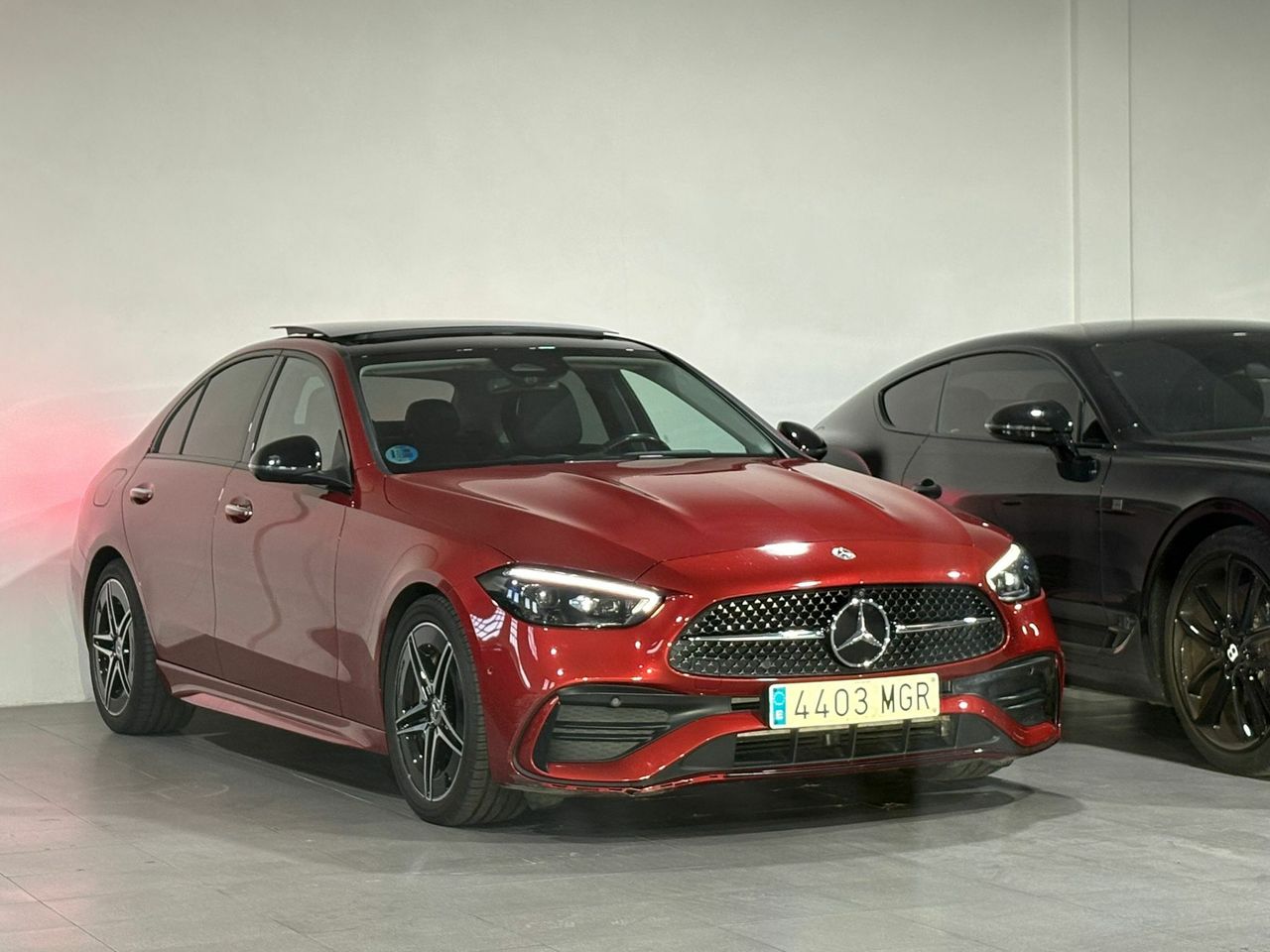 Mercedes Clase C C 200 D AMG Line Premium Plus ROJO PATAGONIA METALIZADO (DESIGNO - Foto 2