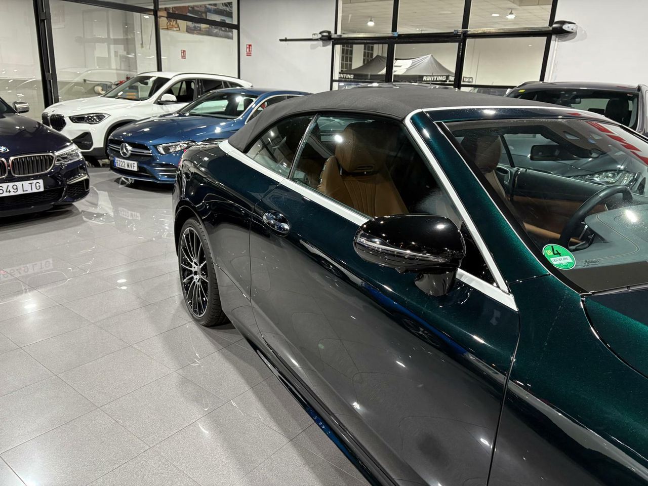 Mercedes Clase E CABRIO E 220 D PAQUETE ADVANTAGE^PAQUETE PREMIUM^PAQUETE PREMIUM PLUS^ - Foto 2