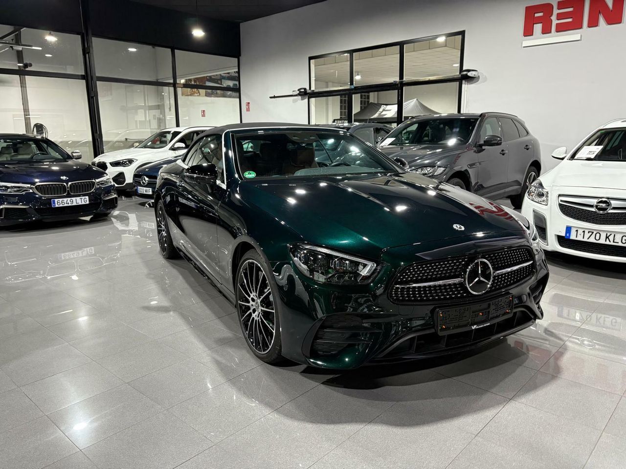 Mercedes Clase E CABRIO E 220 D PAQUETE ADVANTAGE^PAQUETE PREMIUM^PAQUETE PREMIUM PLUS^ - Foto 2