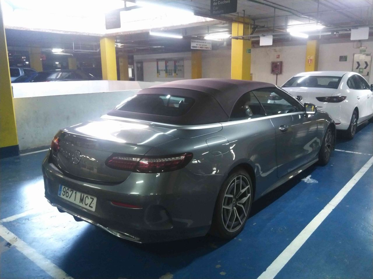 Mercedes Clase E CABRIO E 220 D PAQUETE ADVANTAGE^PAQUETE PREMIUM^PAQUETE PREMIUM PLUS^ - Foto 2