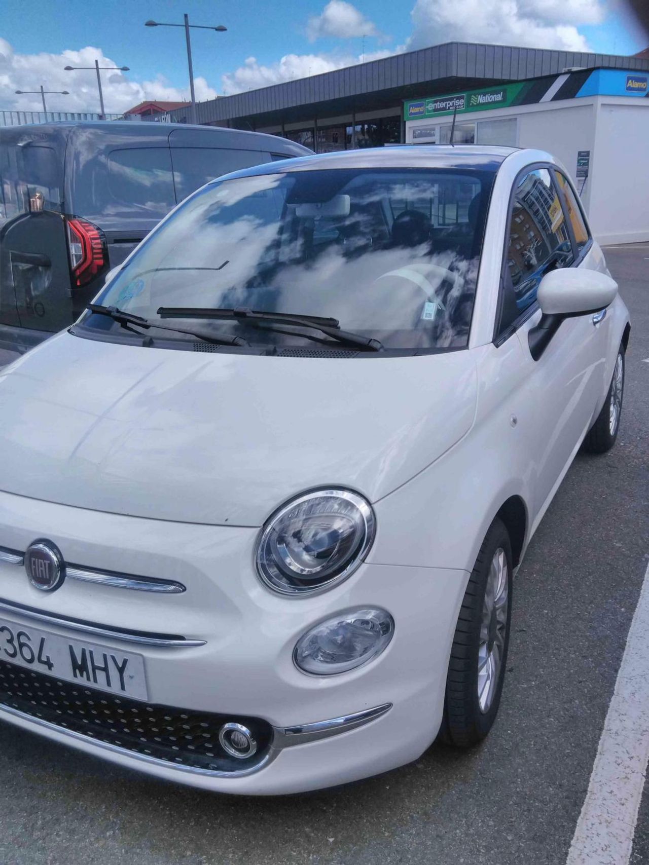 Fiat 500 MONOT	MONOTRIM 1.0 HYBRID 51KW (70 CV) LLANTAS DE ALEACIÓN DE 38CM (15