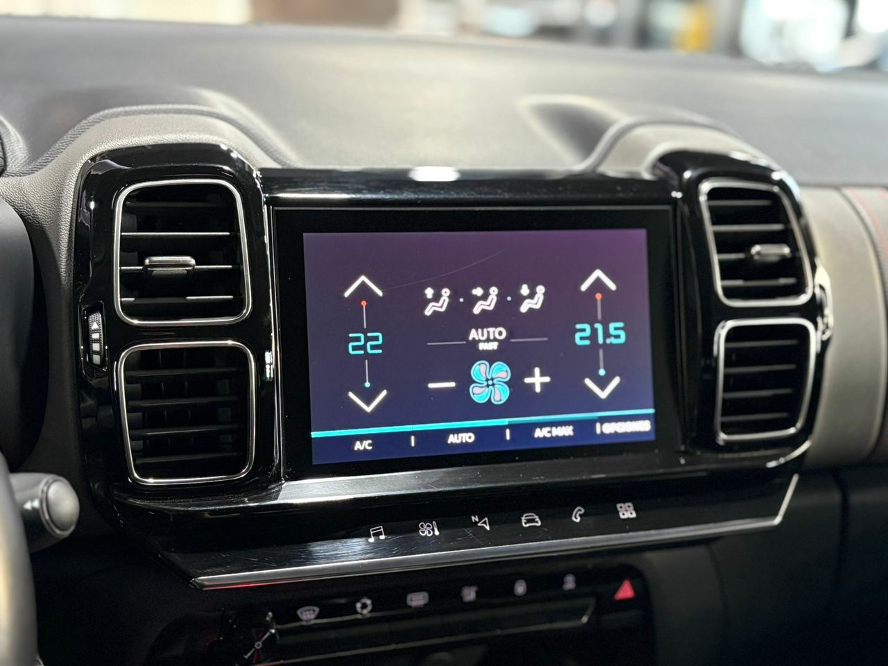 Citroën C5 Aircross LIVE 1.2 130CV MT6  EURO 6DG g/km - Foto 2