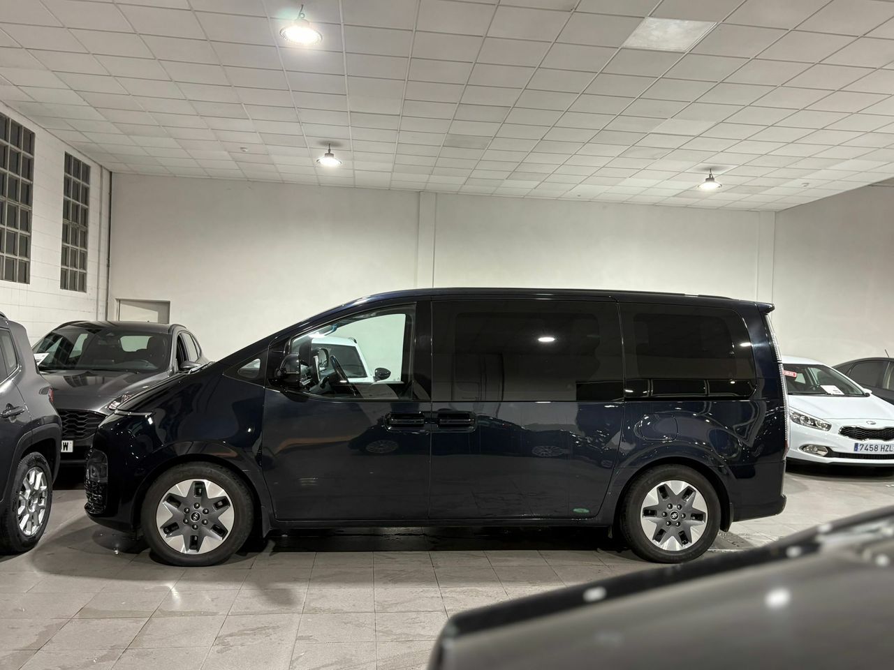 Hyundai Staria 2.2 CRDI Maxx 9S 9 PLAZAS - Foto 2